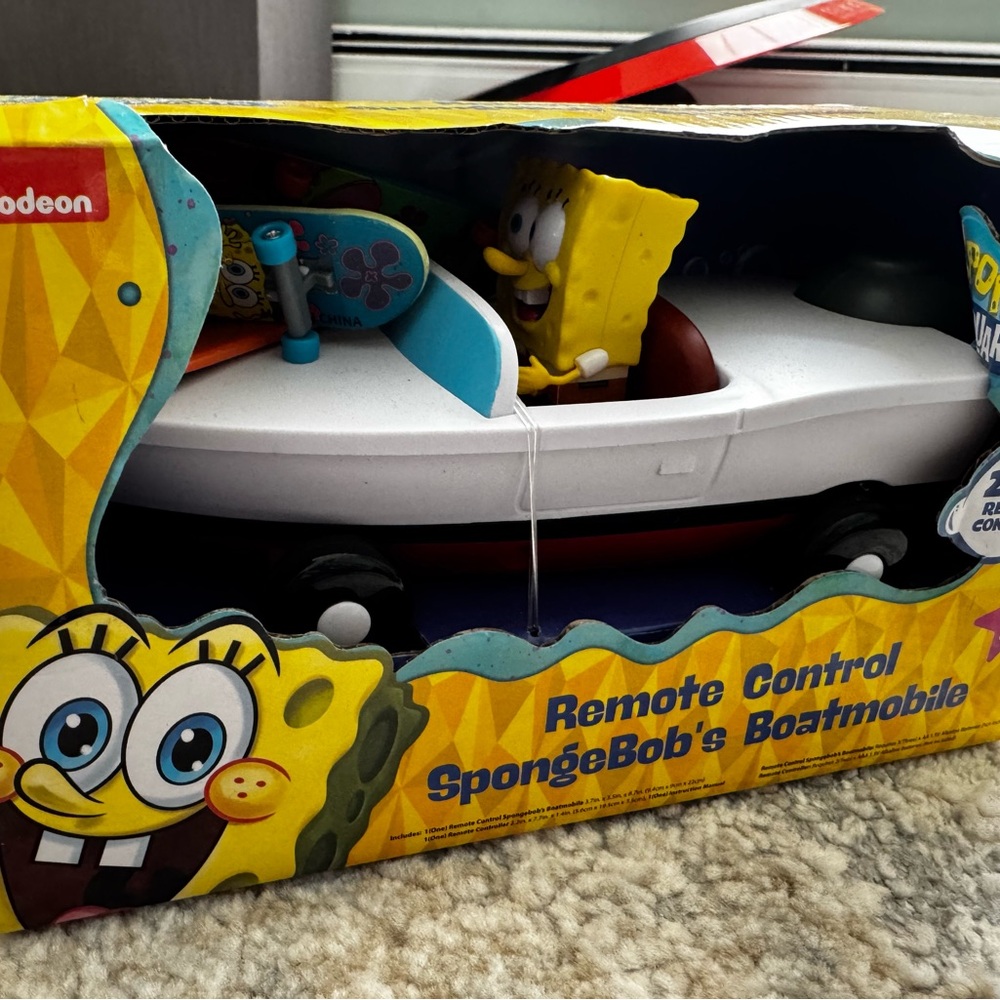 Nickelodeon SpongeBob Remote Control Boatmobile - Yellow and White - Picture 2 of 4